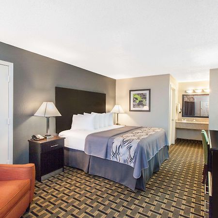 Days Inn By Wyndham Ennis Kültér fotó