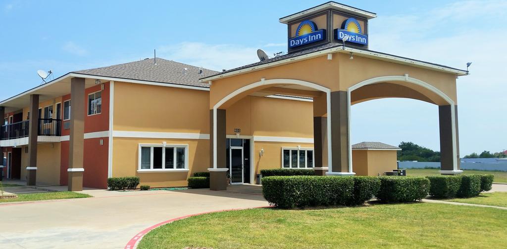 Days Inn By Wyndham Ennis Kültér fotó