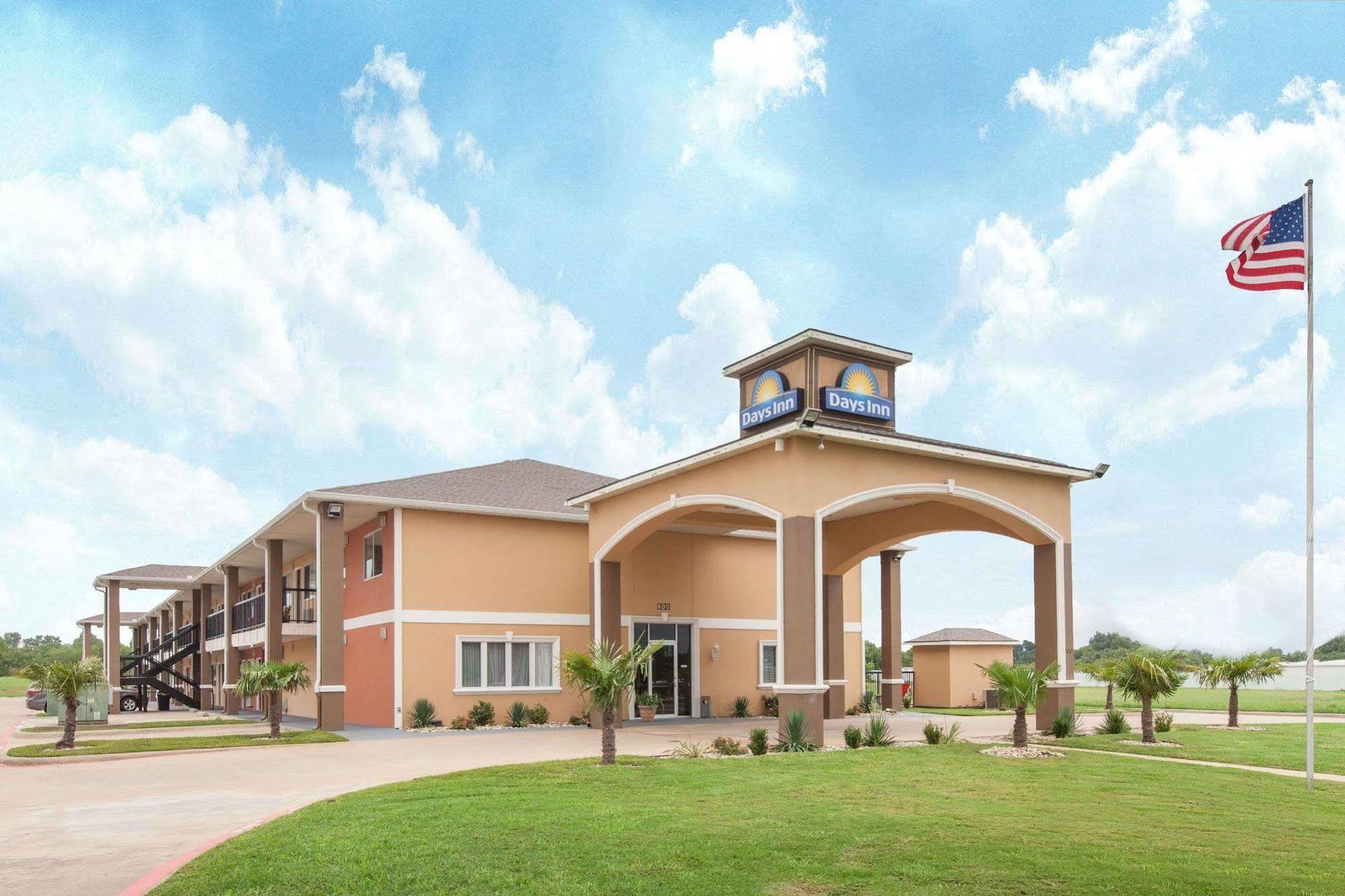 Days Inn By Wyndham Ennis Kültér fotó